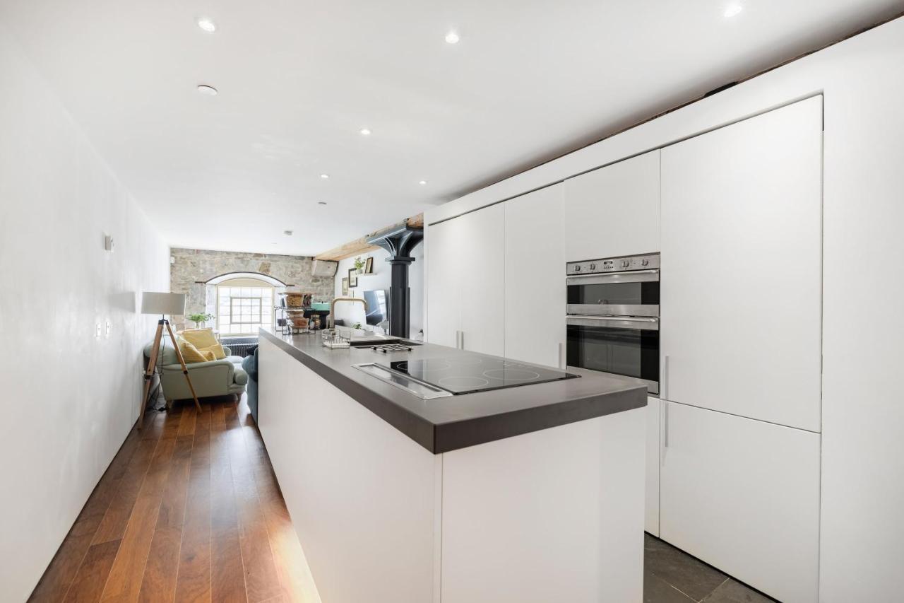 Luxury 2 Bed Apartment In Historic Royal William Yard Плимът Екстериор снимка