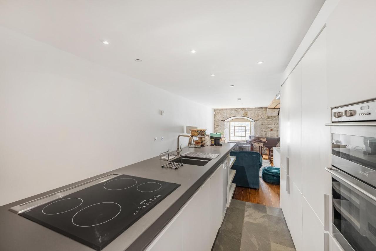 Luxury 2 Bed Apartment In Historic Royal William Yard Плимът Екстериор снимка